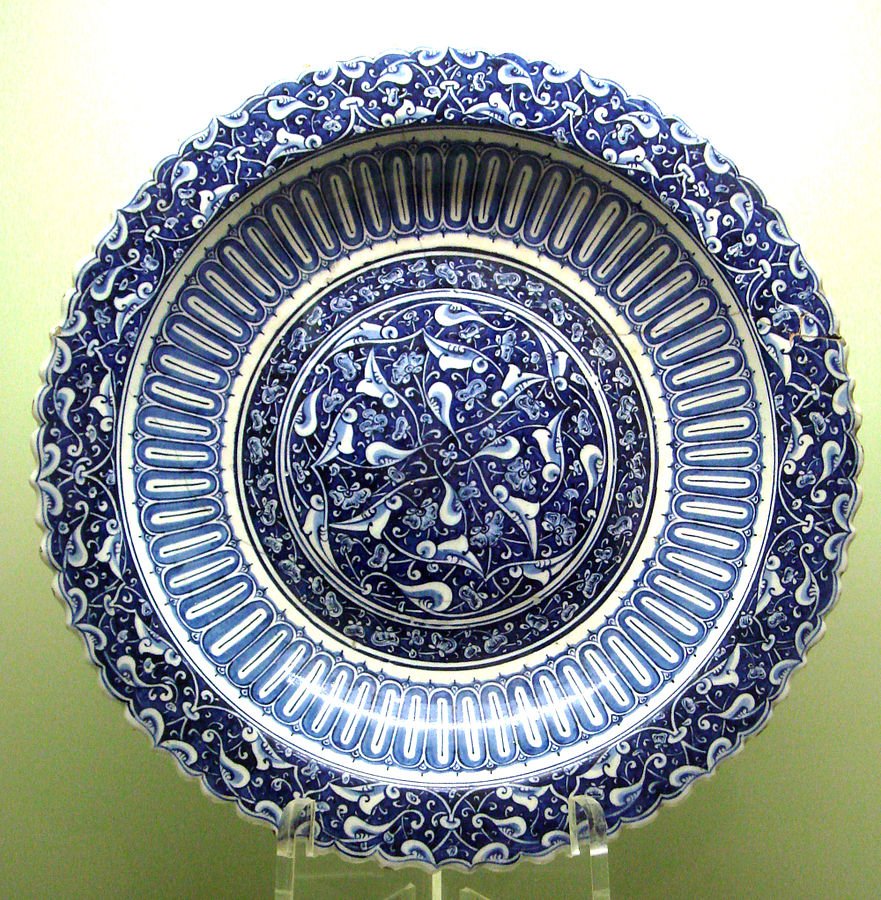 Iznik glazed pottery 1490