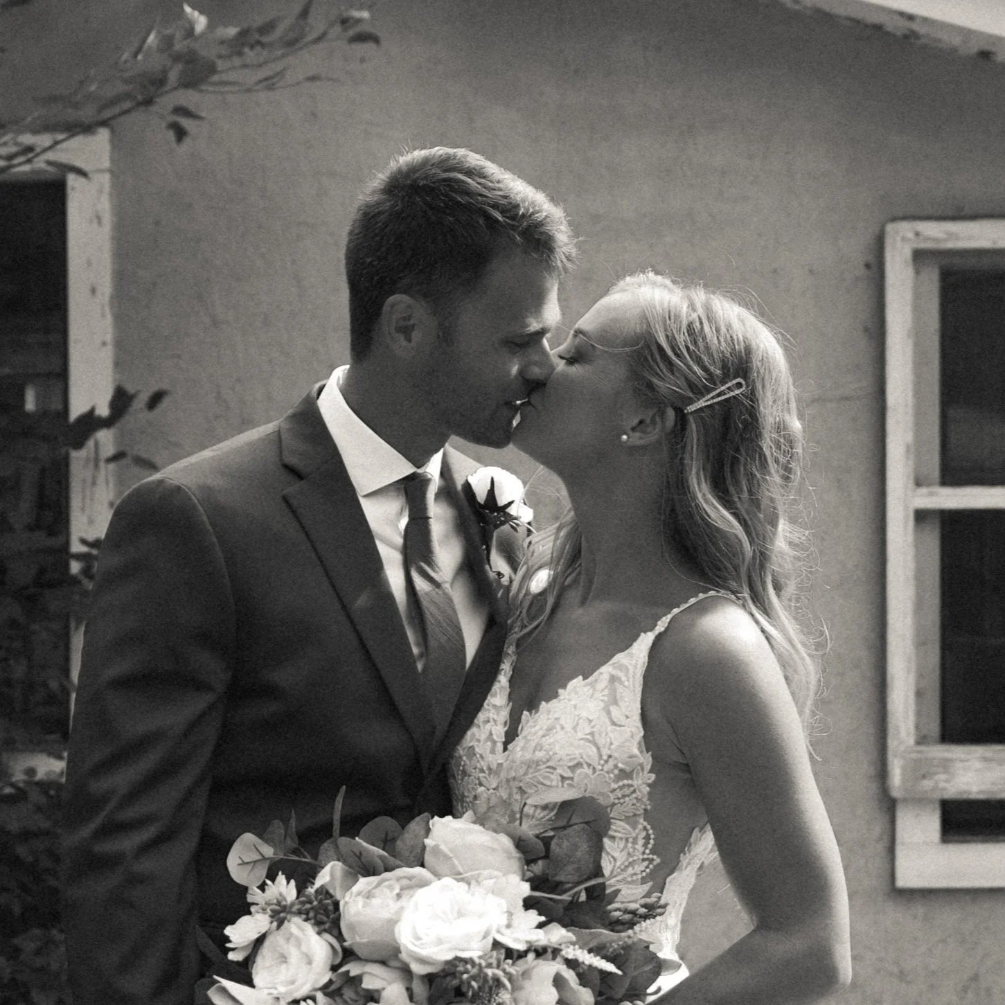 An Enchanting Late August Wedding - Alice &amp; Nathan