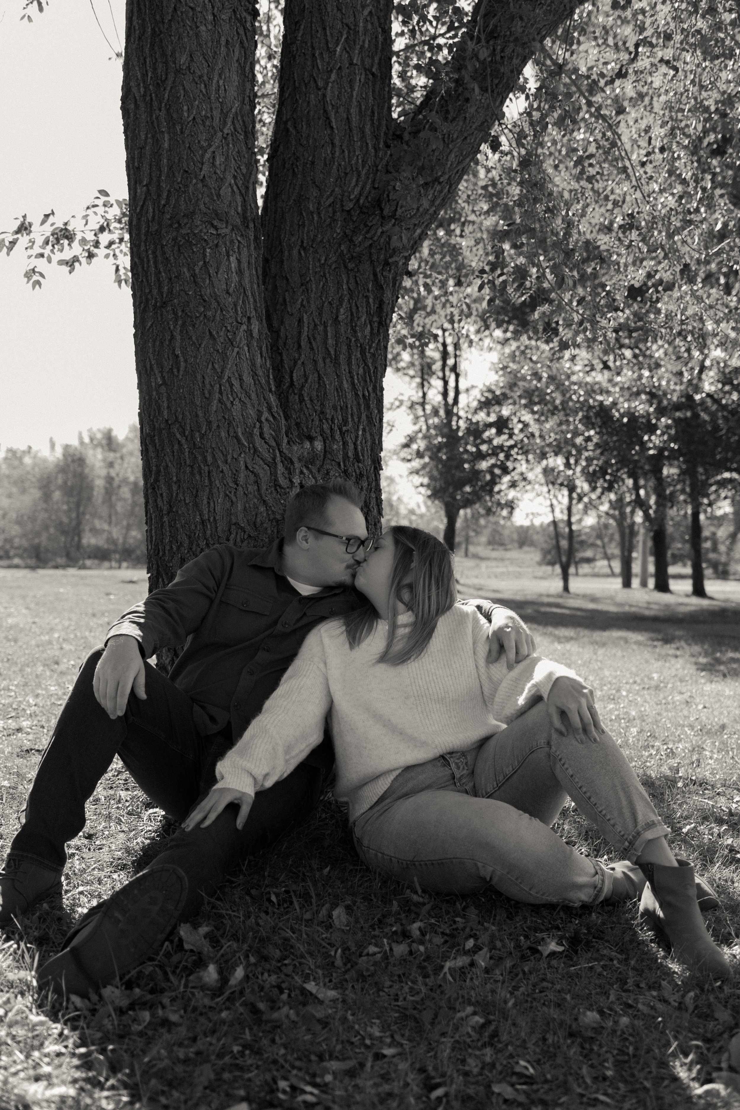 Jinna_Jeff_Engaged-98 B&W.jpg