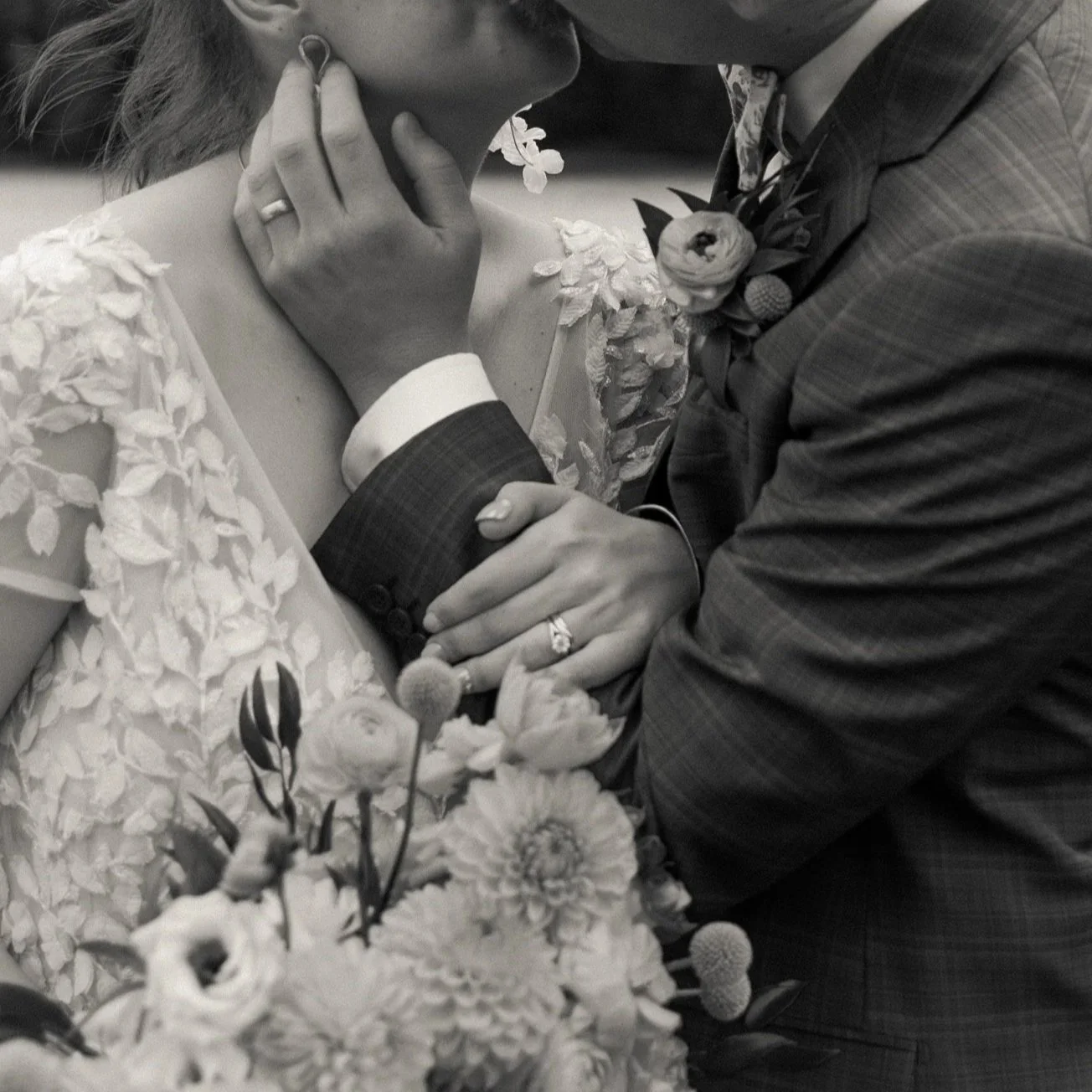 A Colorful August Wedding at The Confluence Hotel in Hastings - Erica &amp; Kevin