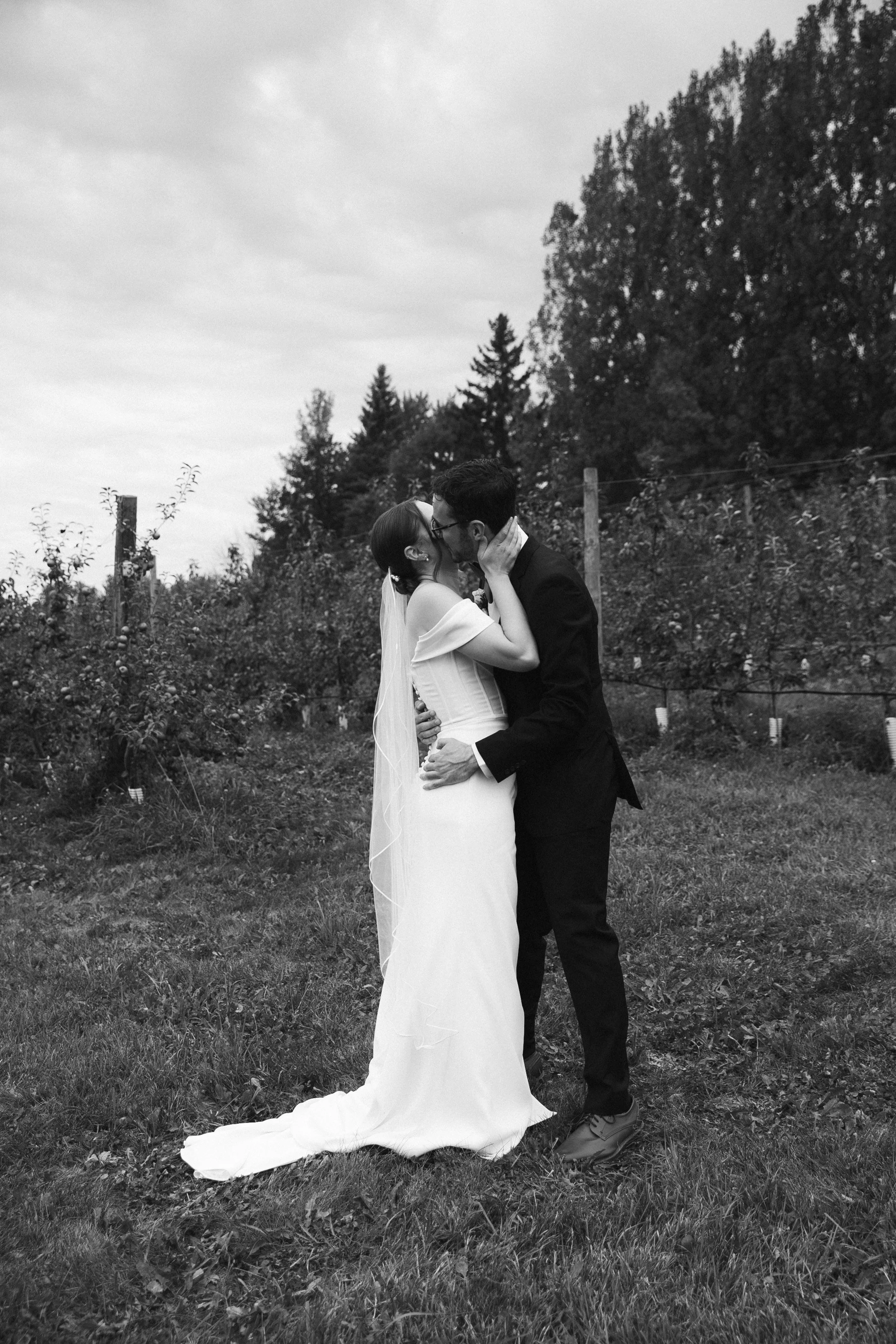 Brie_Michael_Wedding_B&W-4.jpg