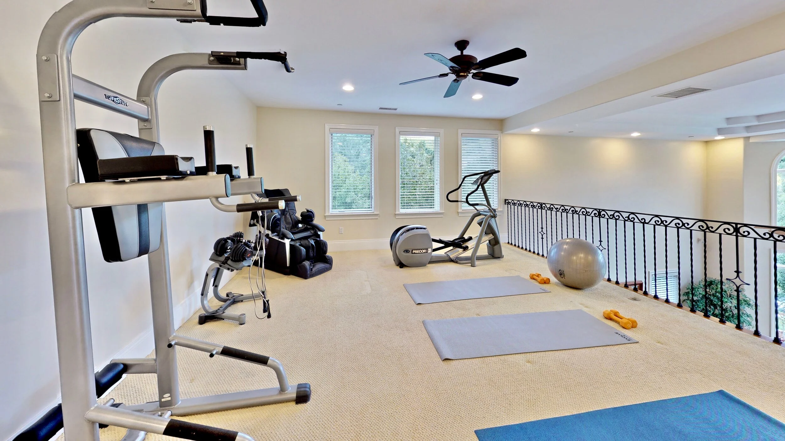 Berkley-Dr-Bedroom(4).jpg
