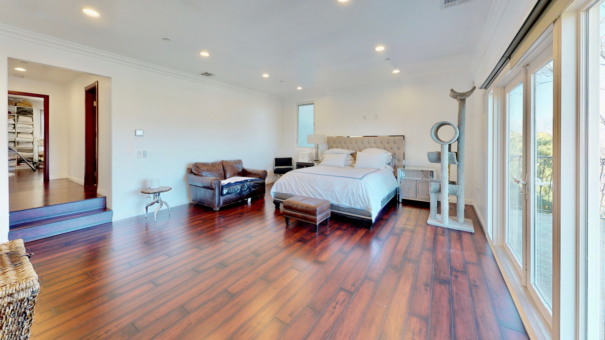 3670-Holboro-Dr-Los-Feliz-Bedroom.jpg