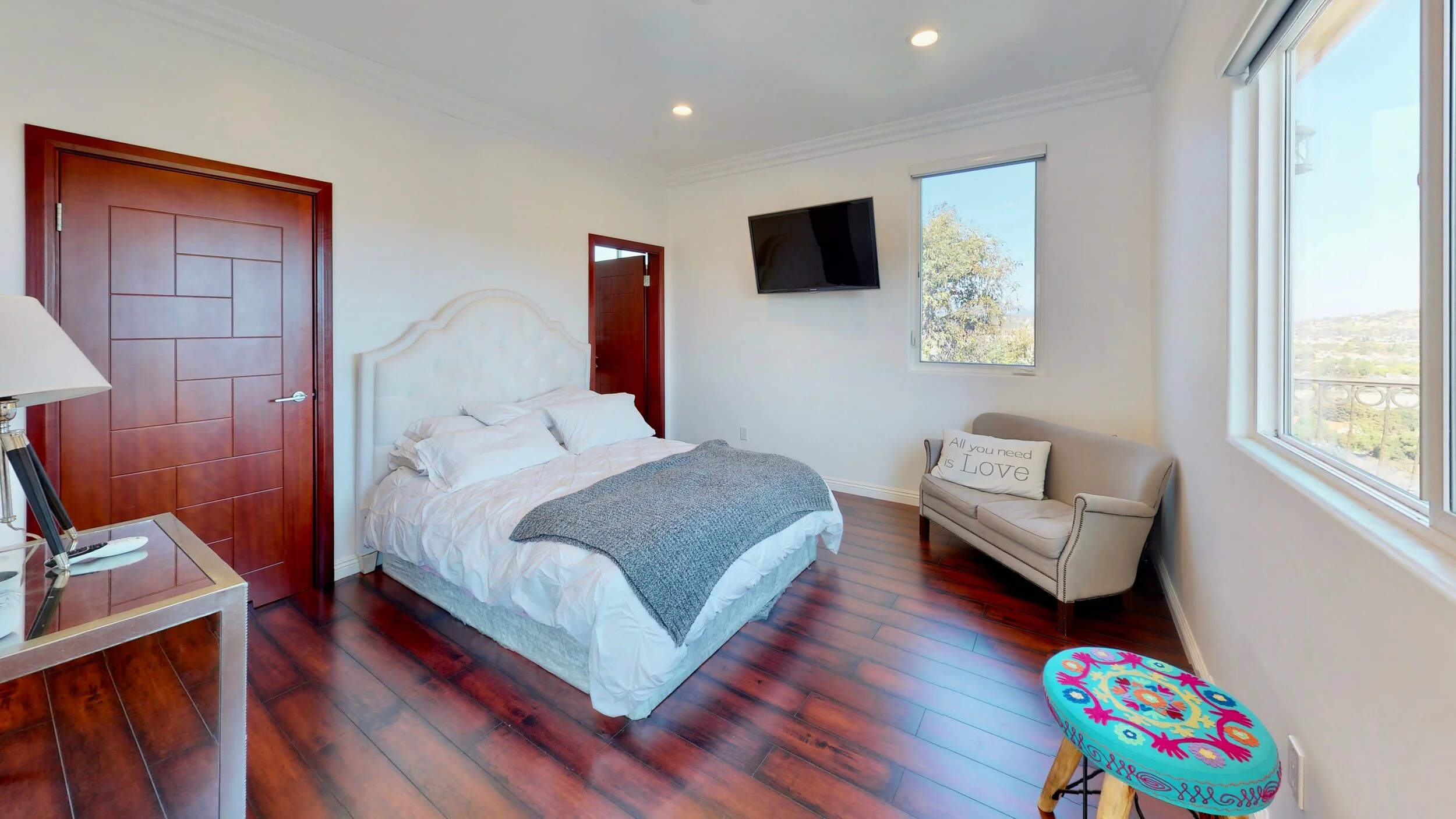 3670-Holboro-Dr-Los-Feliz-Bedroom(6).jpg