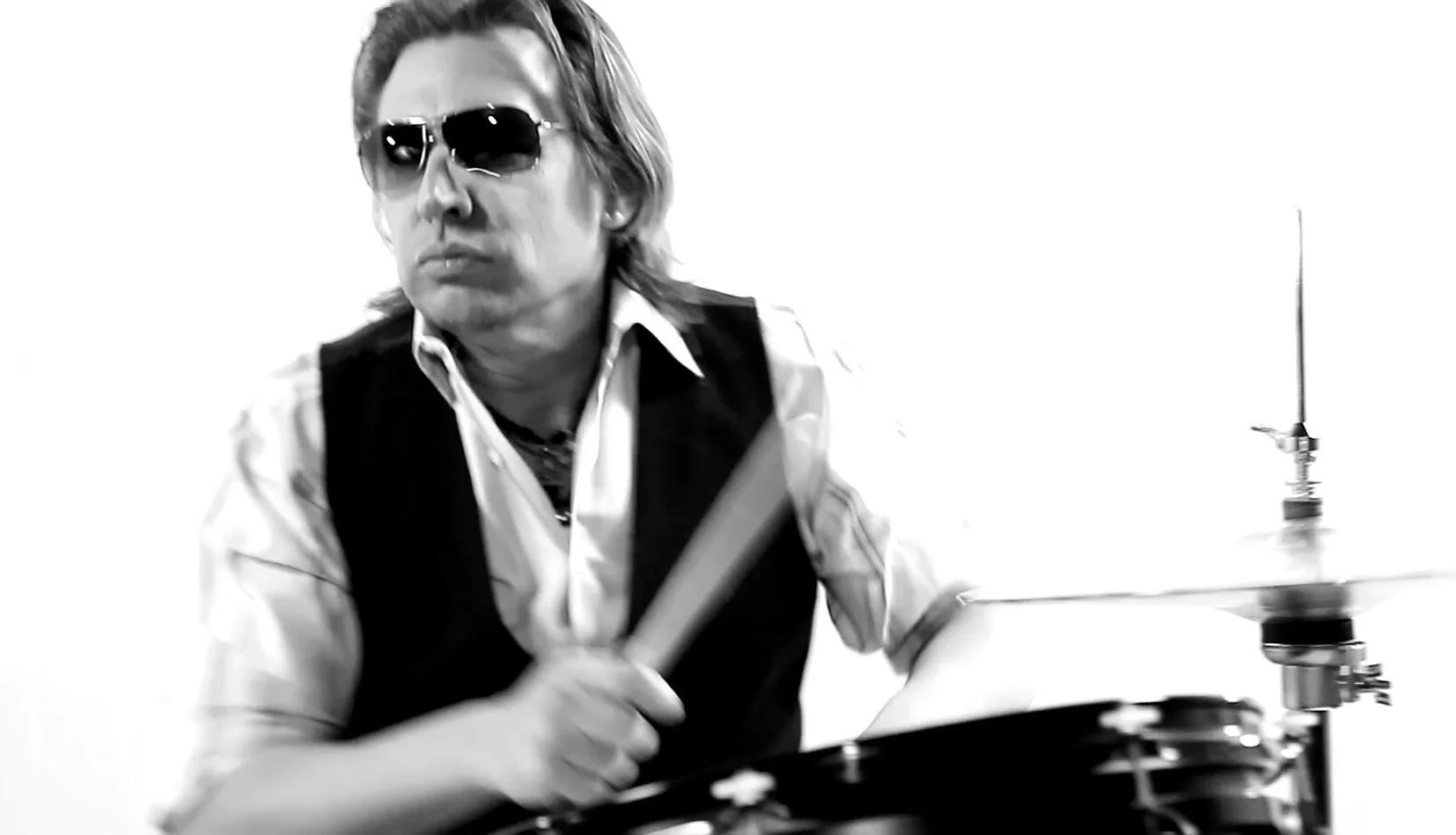 erikdrumming.jpg