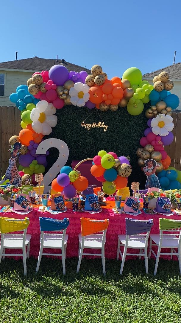 houston kids birthday party balloons focal points backdrops tables chairs 7.jpg
