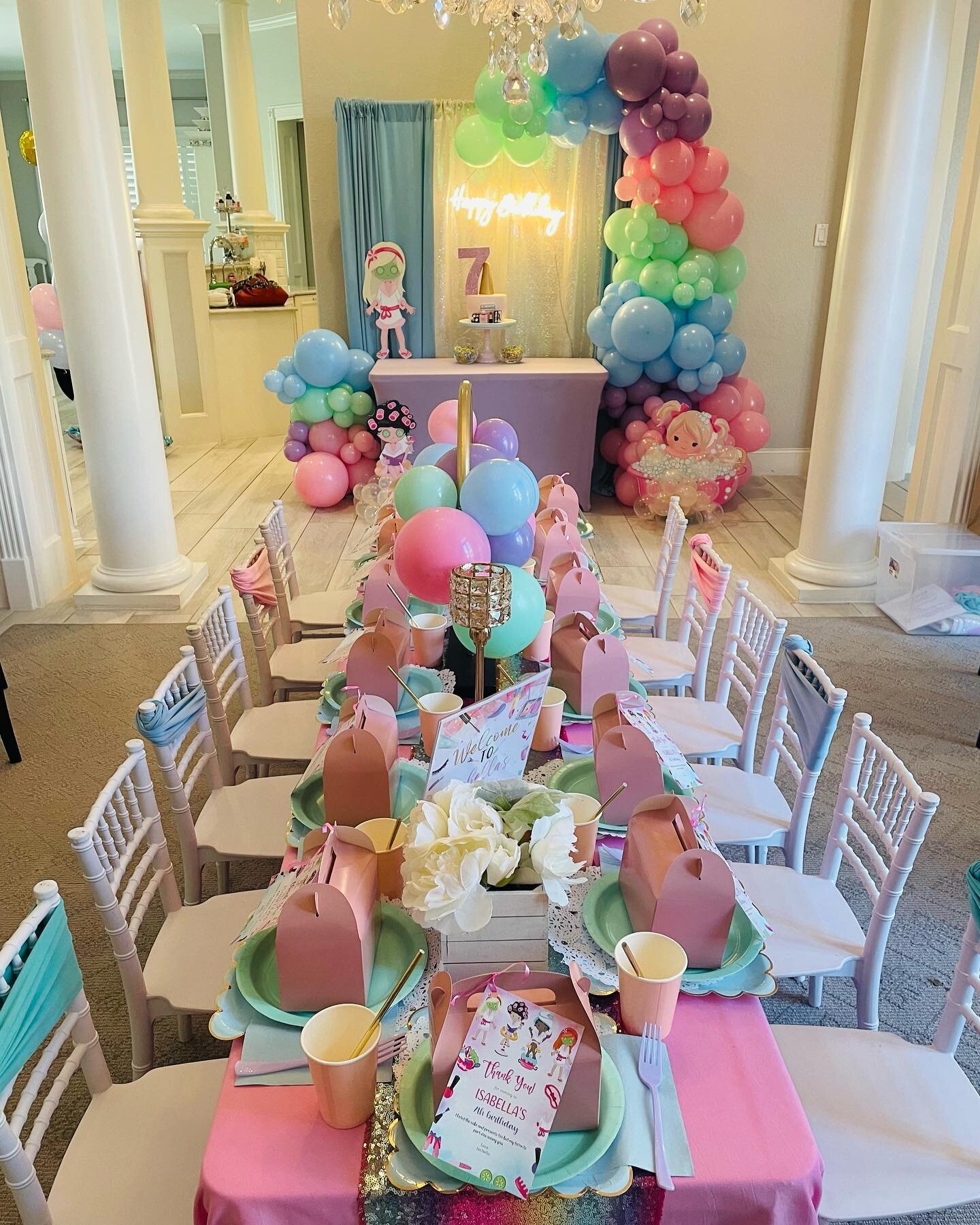 🧼🩵🫧 Manis, pedis, and a pretty spa party too! 🫧🩵🧼 @houstonkidsparties 
.
.
.
#HoustonSpaParty #HoustonSpa #SpaPartyBirthday #spaparty #KidsPartyHouston #Houstonkidsparties #Houstonkidsparties #HoustonBalloons #HoustonPartyPlanner #houstoneventp