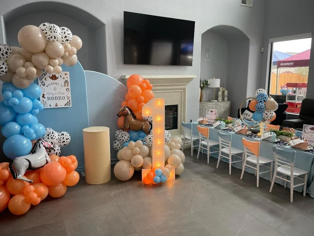 houston+kids+birthday+party+tables+and+chairs+balloons+rentals+8.webp