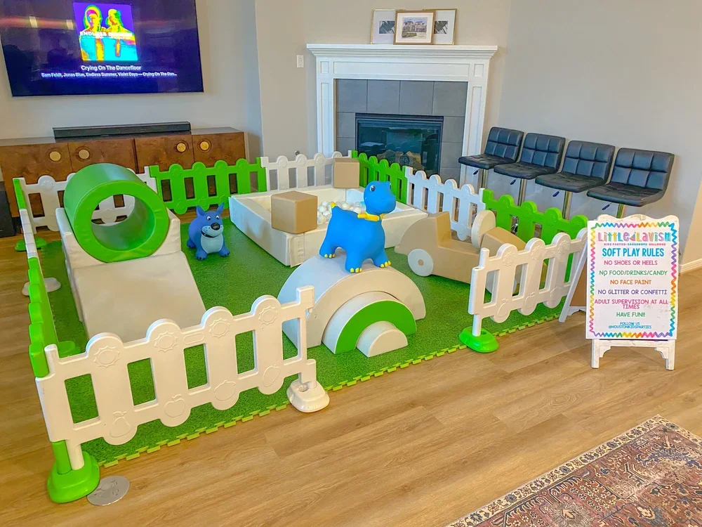 kids+birthday+party+and+balloon+decorations+houston+soft+play+toodler+zones.webp