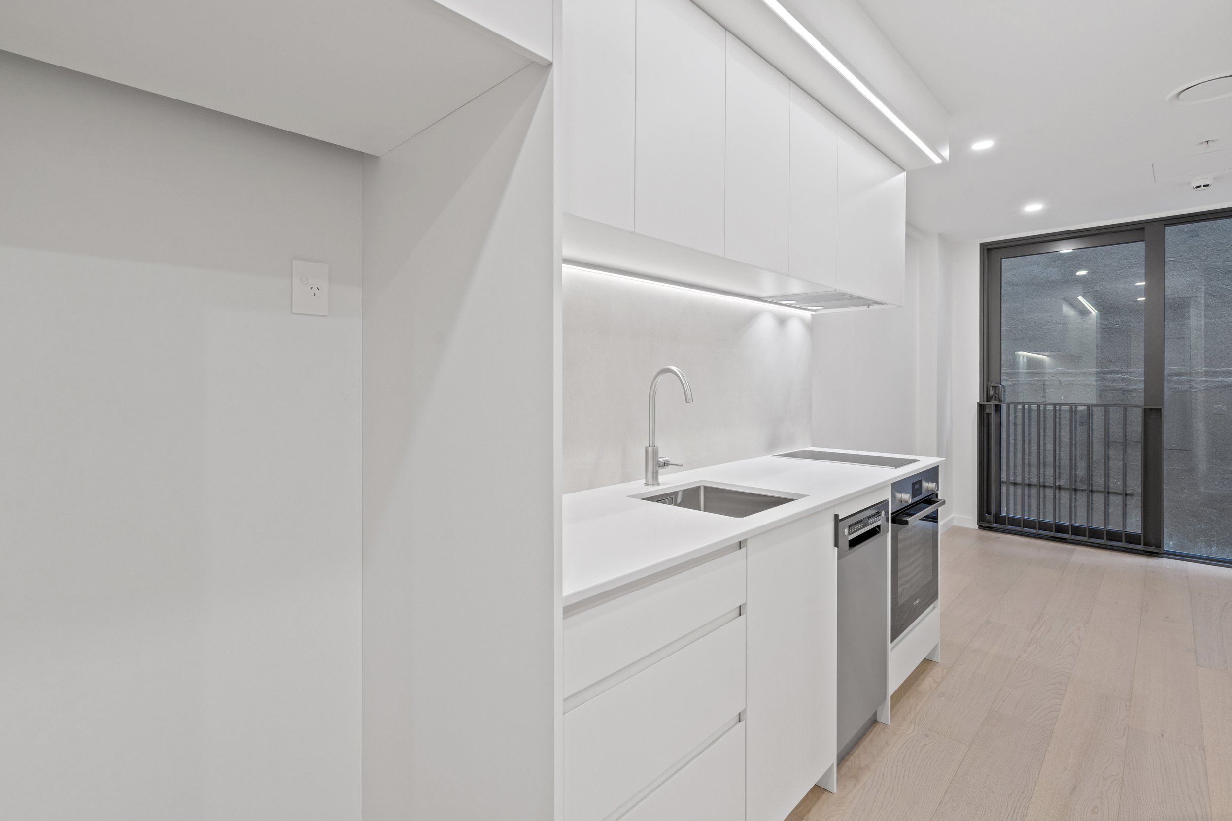 013_Open2view_ID585213-10_Alpha_Street.jpg