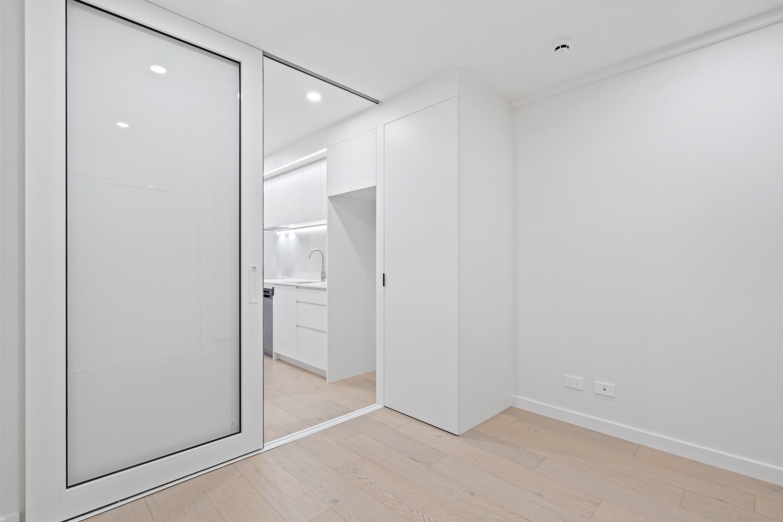 016_Open2view_ID585213-10_Alpha_Street.jpg
