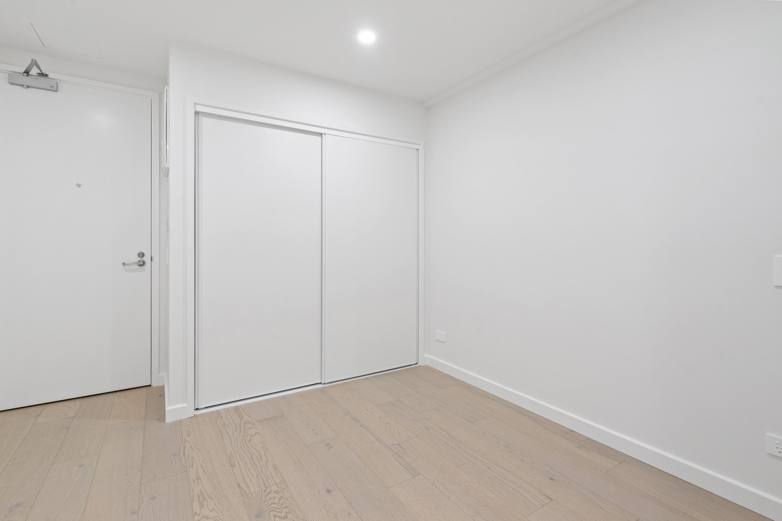 017_Open2view_ID585213-10_Alpha_Street.jpg