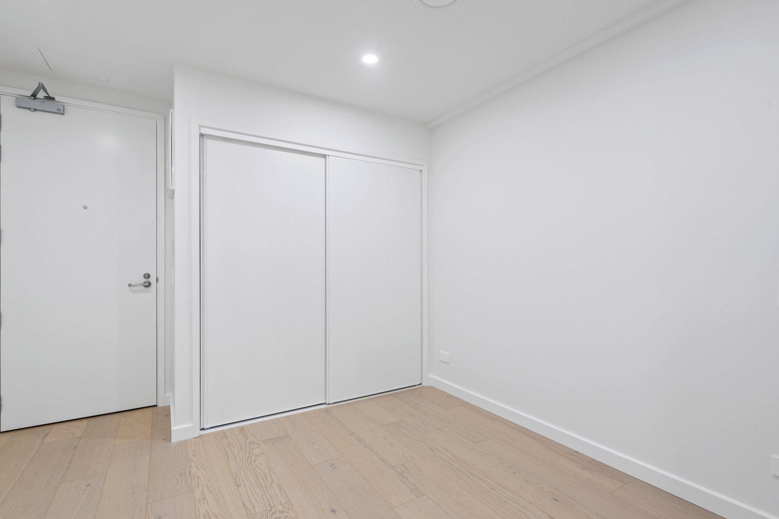 018_Open2view_ID585213-10_Alpha_Street.jpg