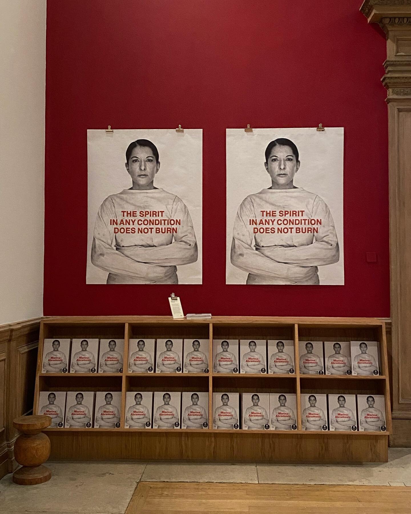 The Marina Abromavić retrospective @royalacademyarts was stunning. I cried. Go immediately. 
-
#marinaabramovic #london
