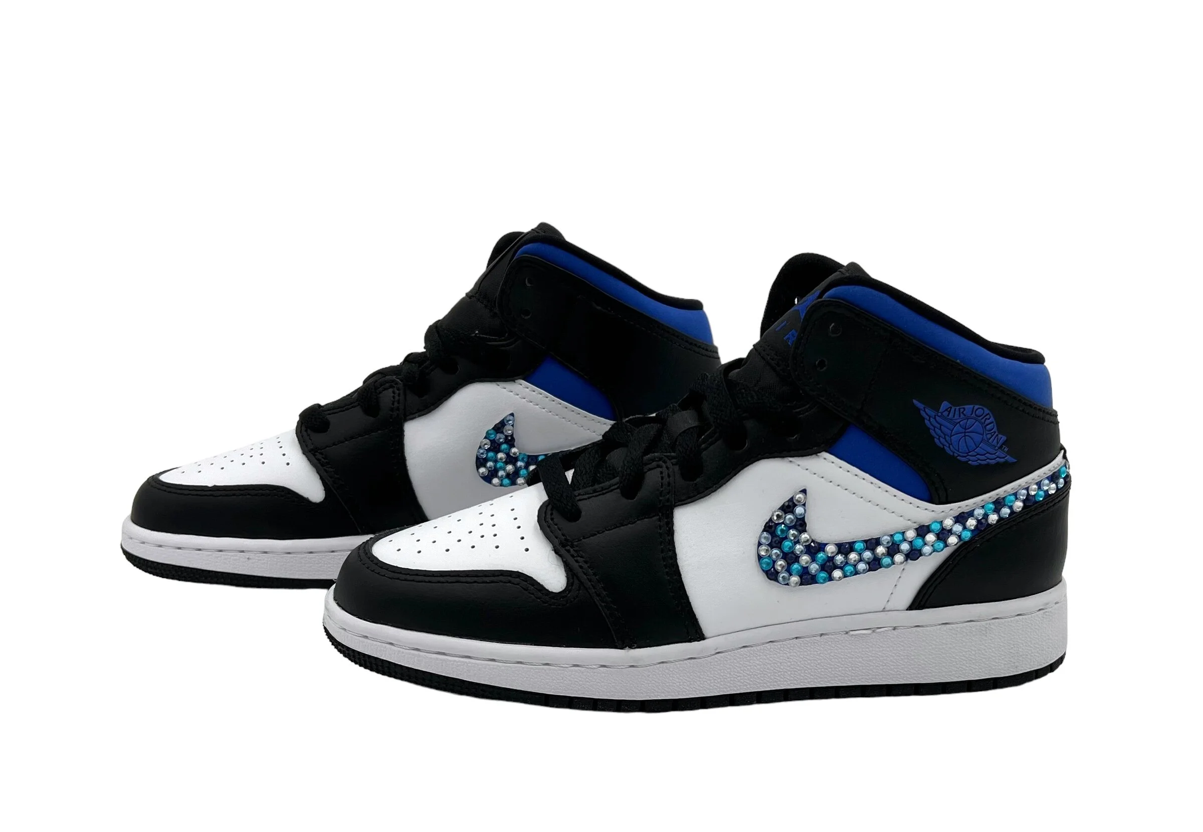 FEB6E06F-C432-4486-A386-7285E28DA9F8