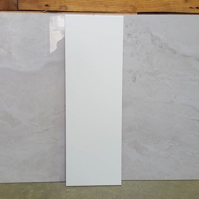 New 600x600 matt and gloss tiles in store @qmi_tile_and_stone as well 200x600 matt white cushion edge.
More new samples to arrive soon 😊

#porcelain #porcelaintiles #floortiles #walltile #bathroom #kitchen#laundry#building#renovating#Dunsborough#bus
