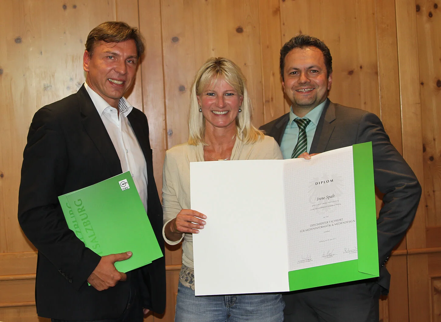 Abb. (v.l.): WIFI-Referent Günter Gutfertinger, Irene Spalt, FAMI-Lehrgangsleiter Alfred Haslinger MSc