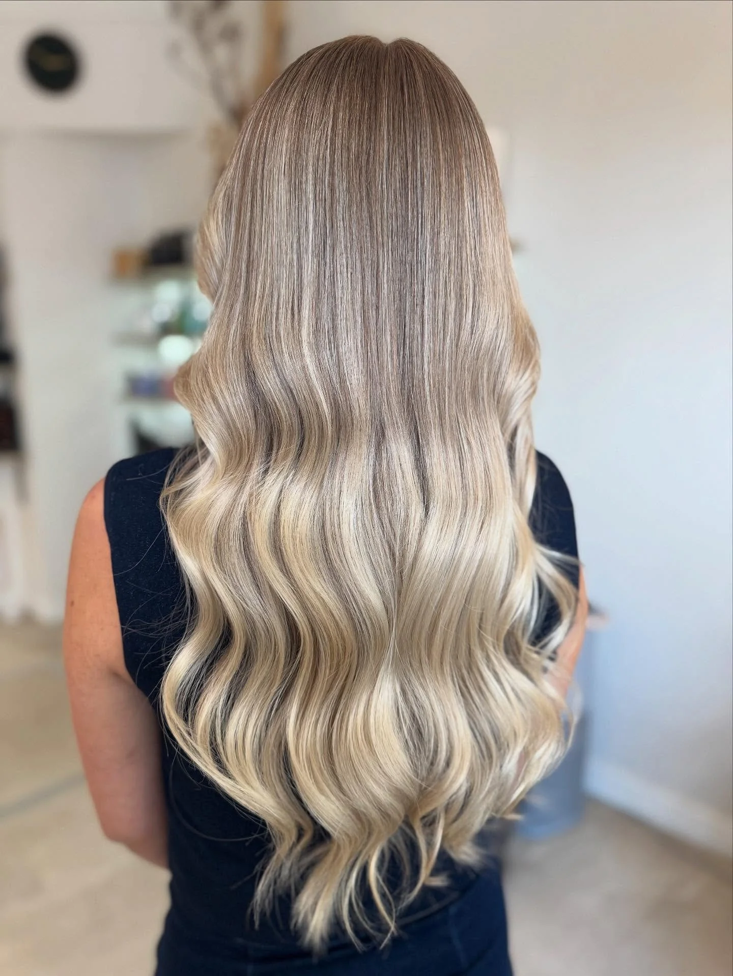 Det her er kunst🥹🙏🏼 kunsten er at f&aring; farvet h&aring;r til at se naturlig ud🎨

#hc&oslash;rstedsvej48b #hcorstedsvej48b #balayage #niveaufris&oslash;r #niveaufrisor