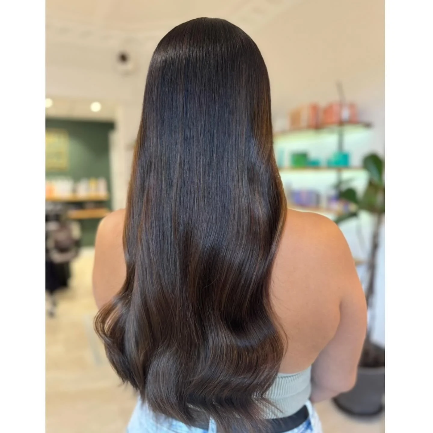 Fra hjemmefarve til denne smukke glansfulde balayage🤎🥹

#niveaufris&oslash;r #niveaufrisor #hc&oslash;rstedsvej48b #hcorstedsvej48b #brownbalayage🤎 #haircolor #hairinspo🔥😍