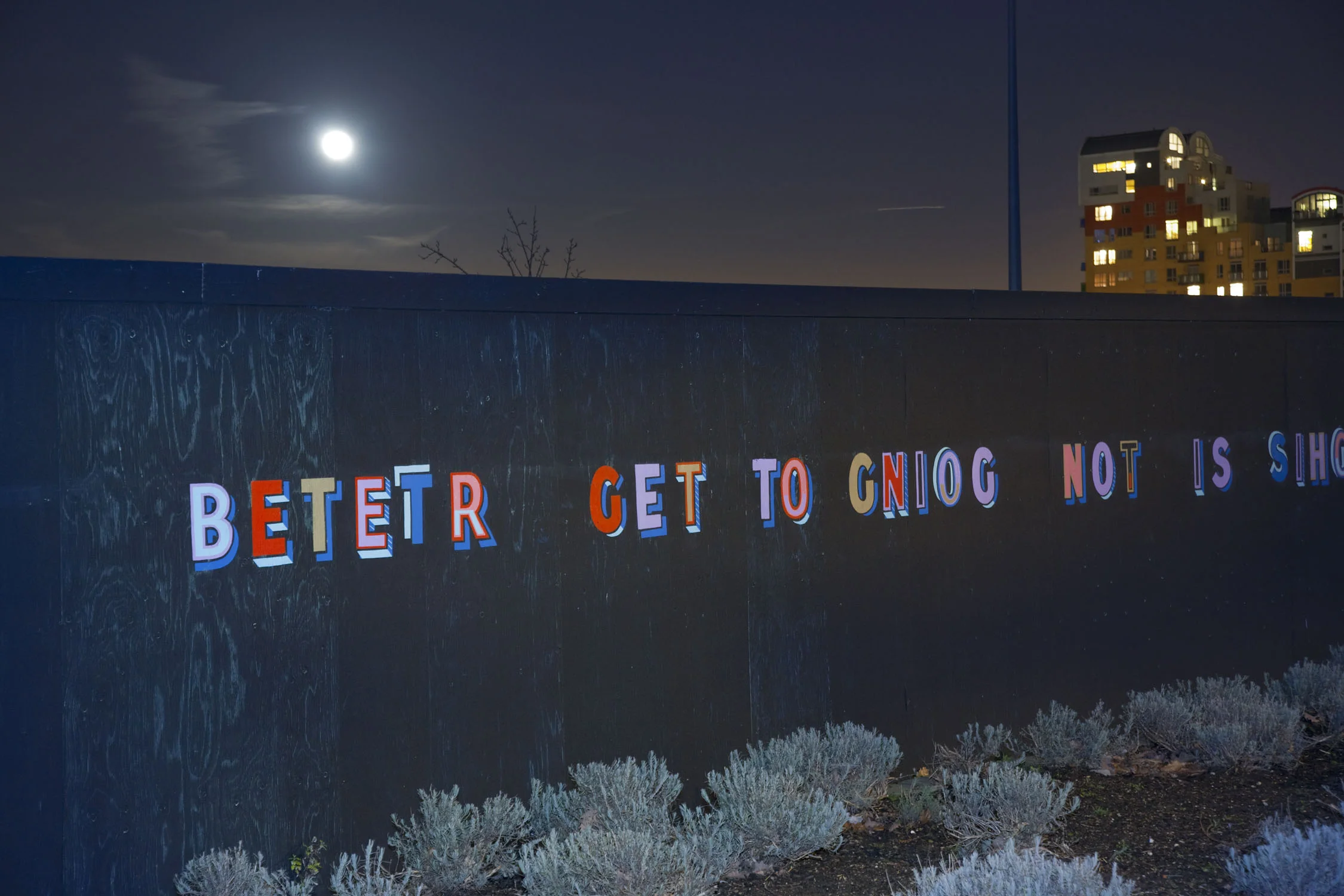Greenwich Peninsula: Art on Hoarding
