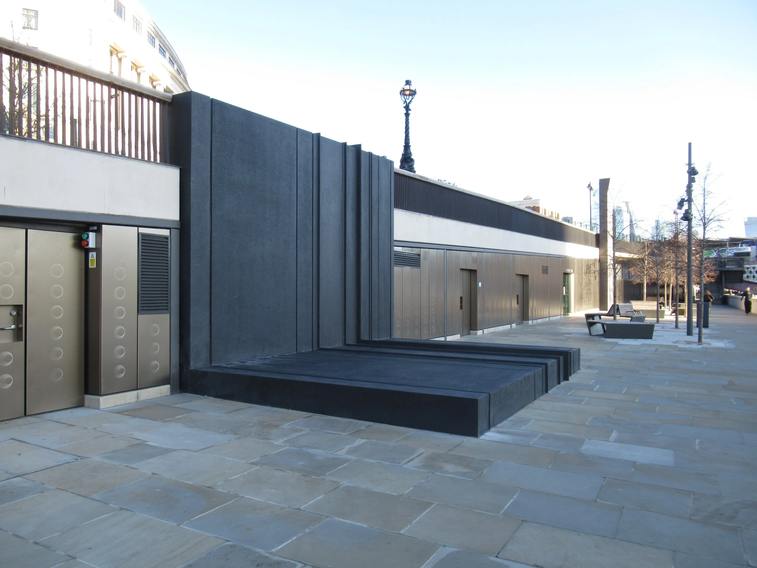 Kicker linking the two levels