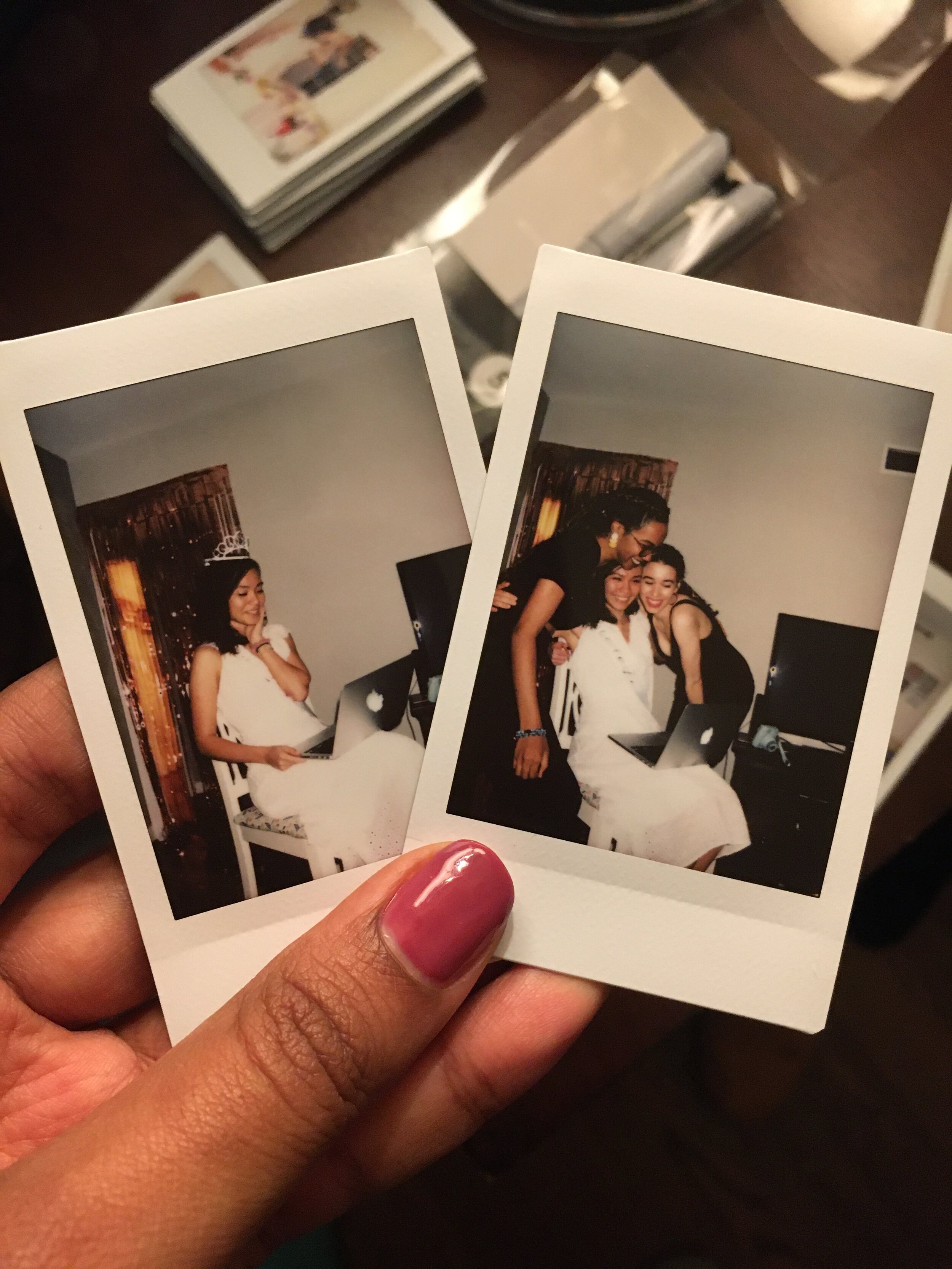 To the Group Chats (+ Girlfriends) Who Kept Me Sane in 2020