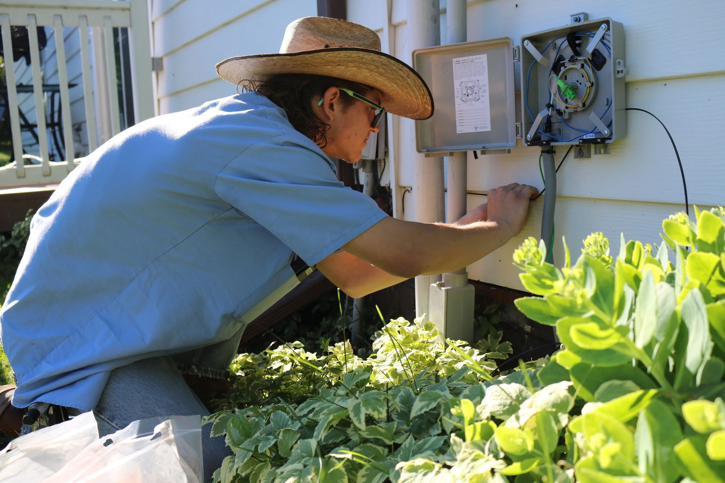 The Fiber Internet Install: What to Expect Inside and Outside Your Home