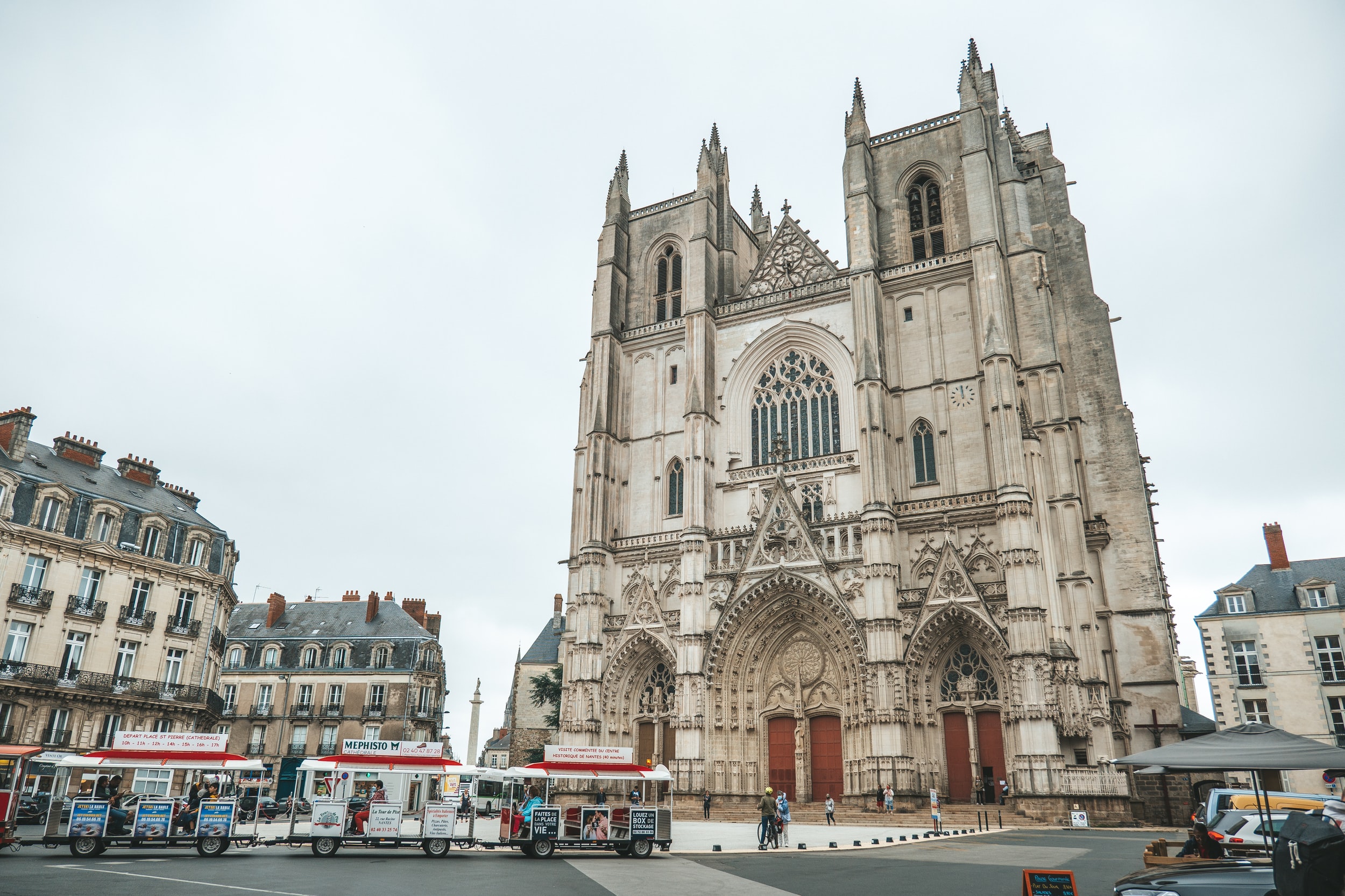 French Catholics Increase Demonstrations Against Restrictions