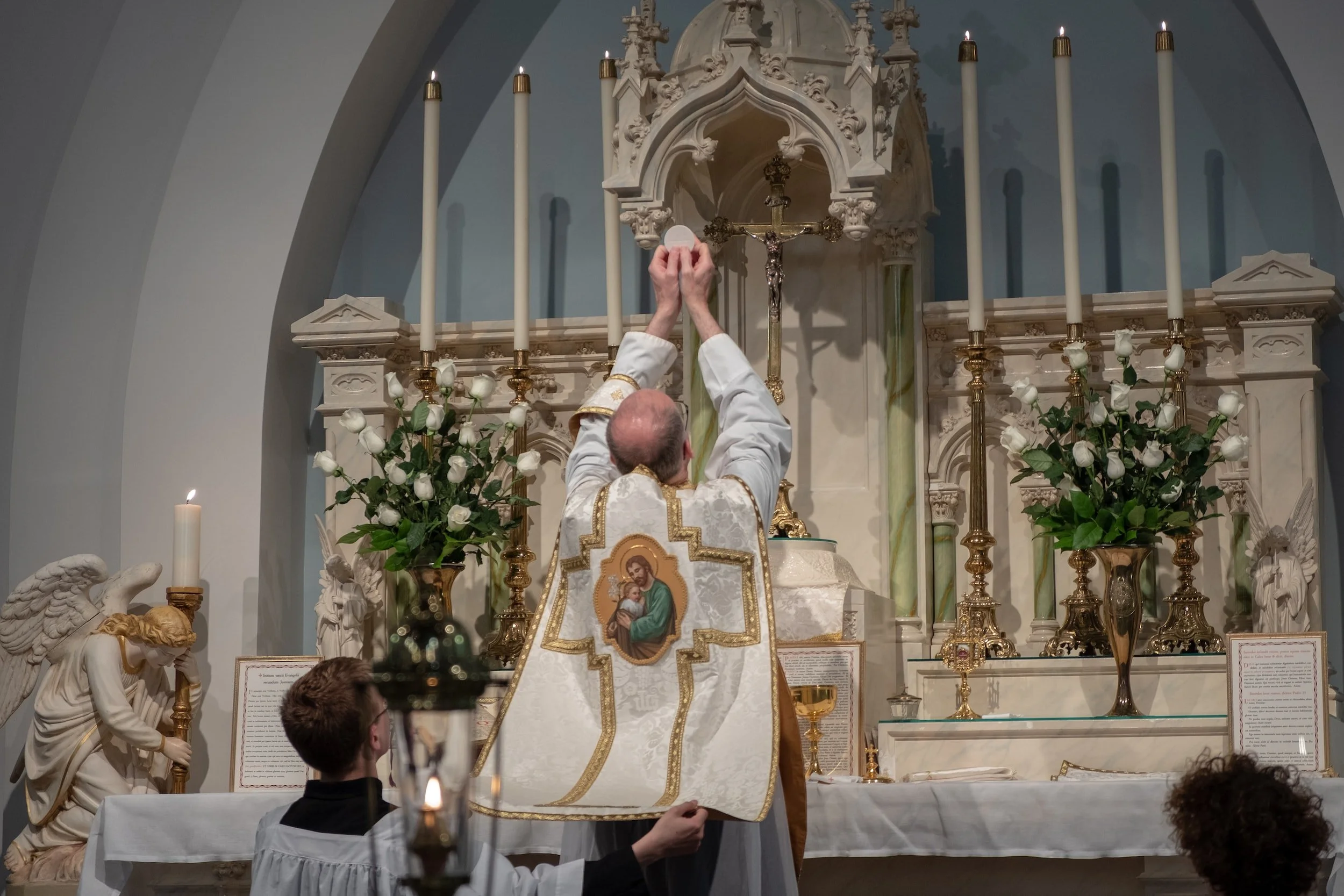 Irish Catholics Seek Return to Latin Mass - Synod Report