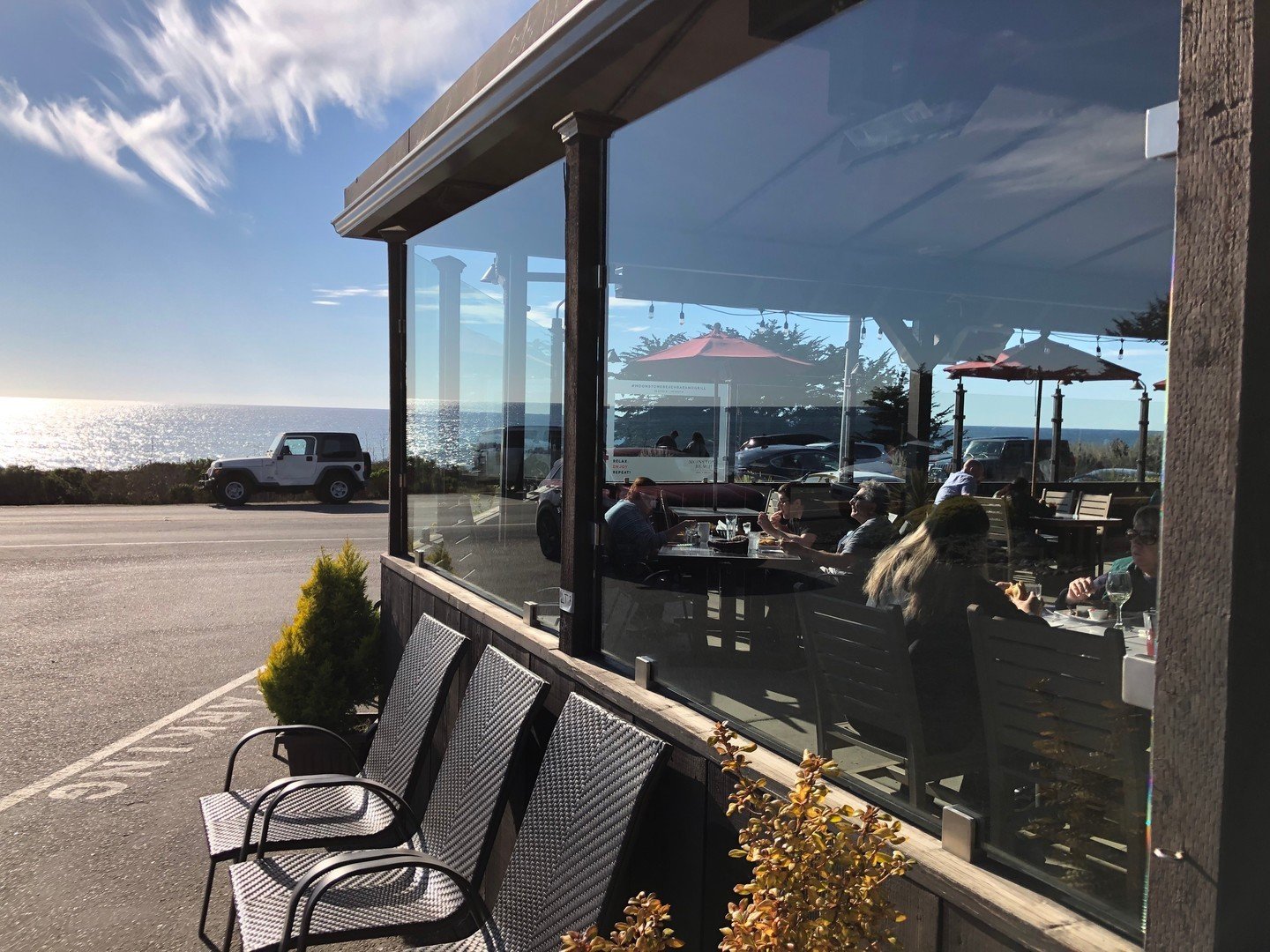Five star food &amp; a view like that, what more could we need? 🤩