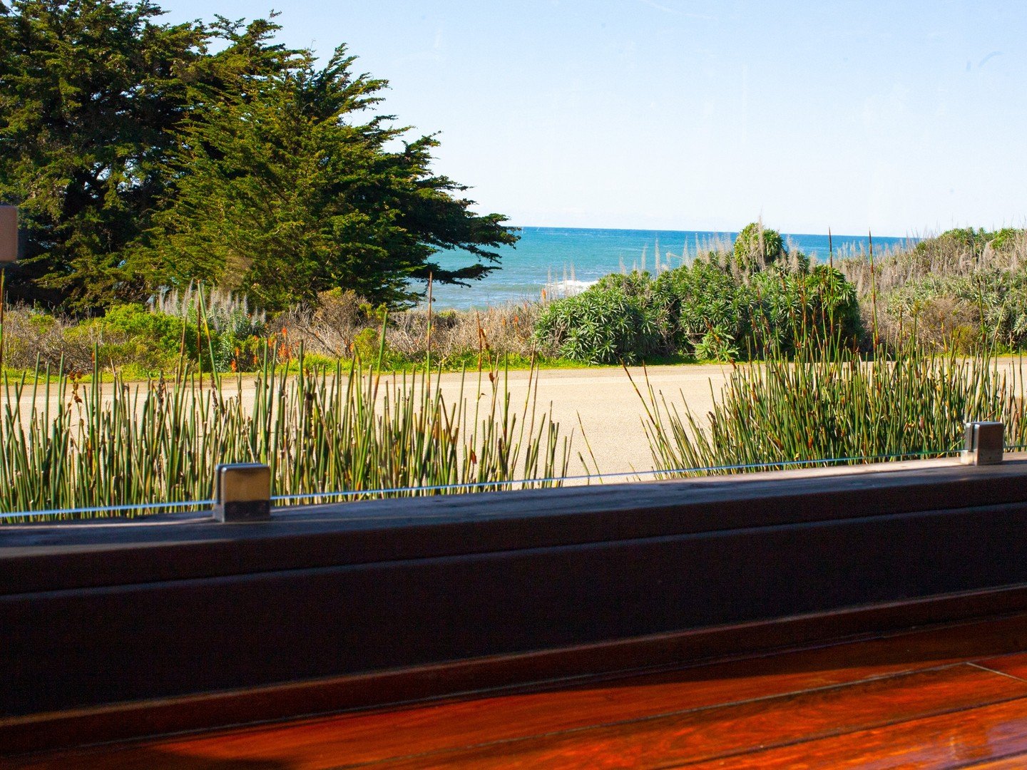 If the sun is shining, the patio is calling ☀️🌊

Nothing beats waterfront views, great food, and good company at Moonstone Beach Bar x Grill 😋 🍽️