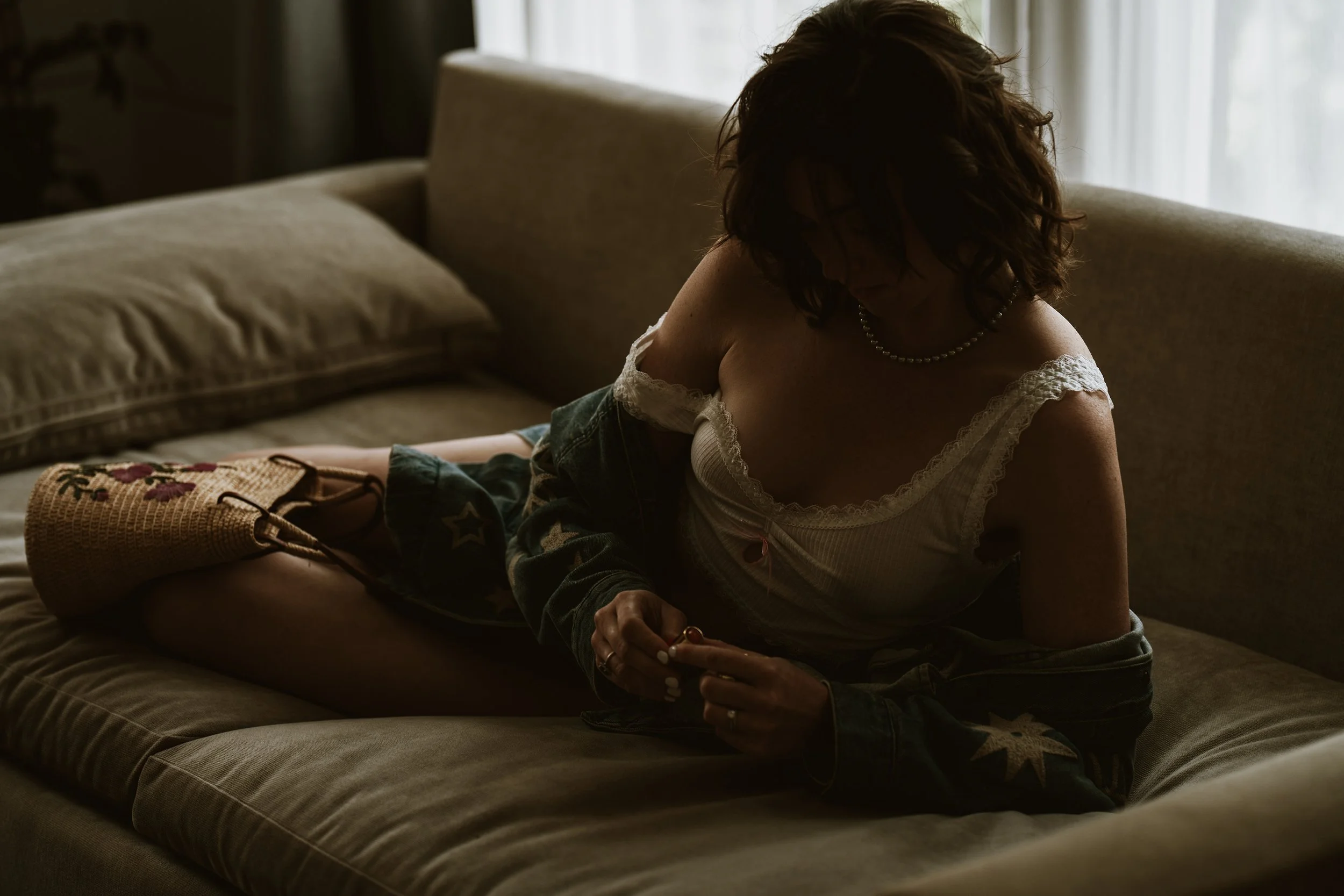 dark-moody-boudoir-photography.jpg