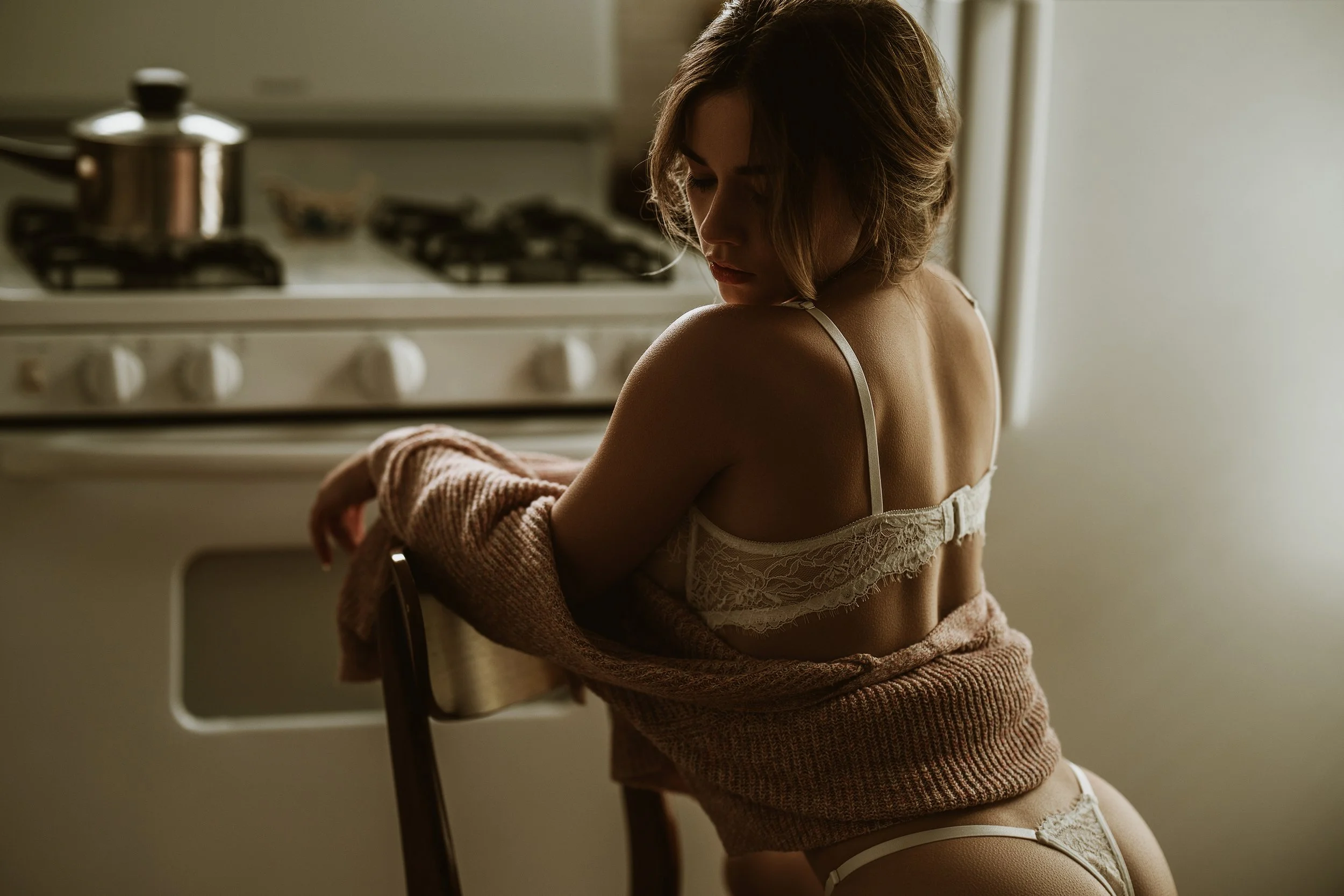 petite-woman-editorial-boudoir.jpg