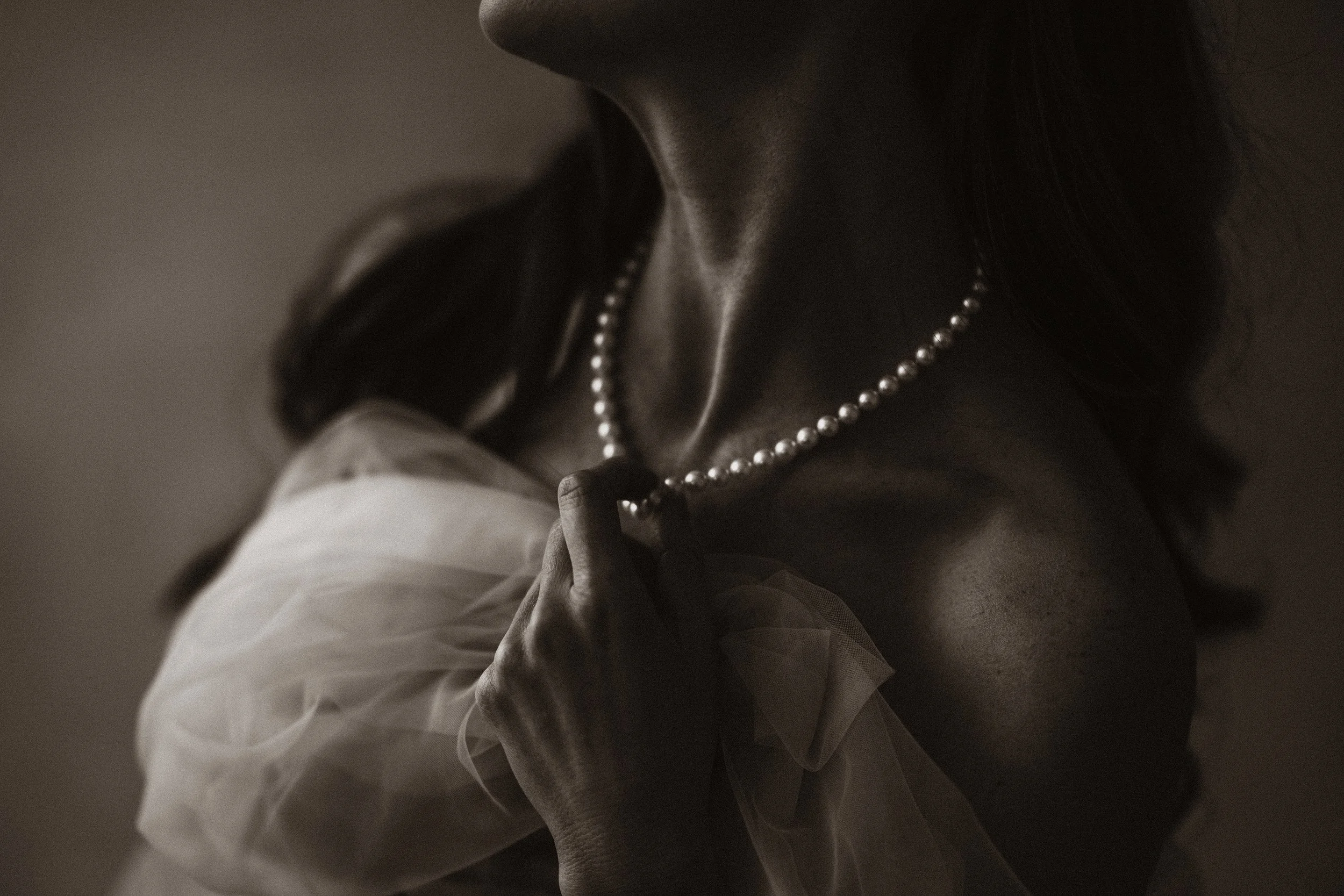 editorial-boudoir-austin-pearls.jpg