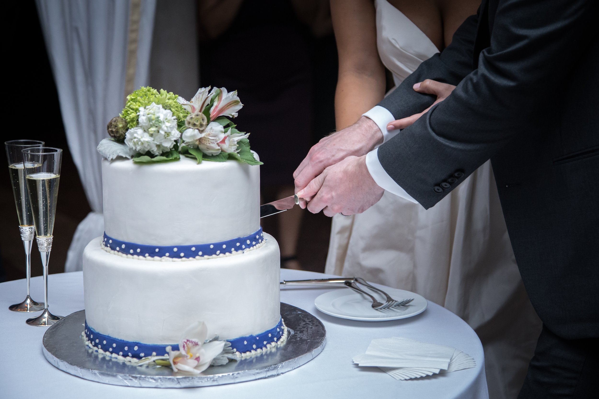blue cake.jpg