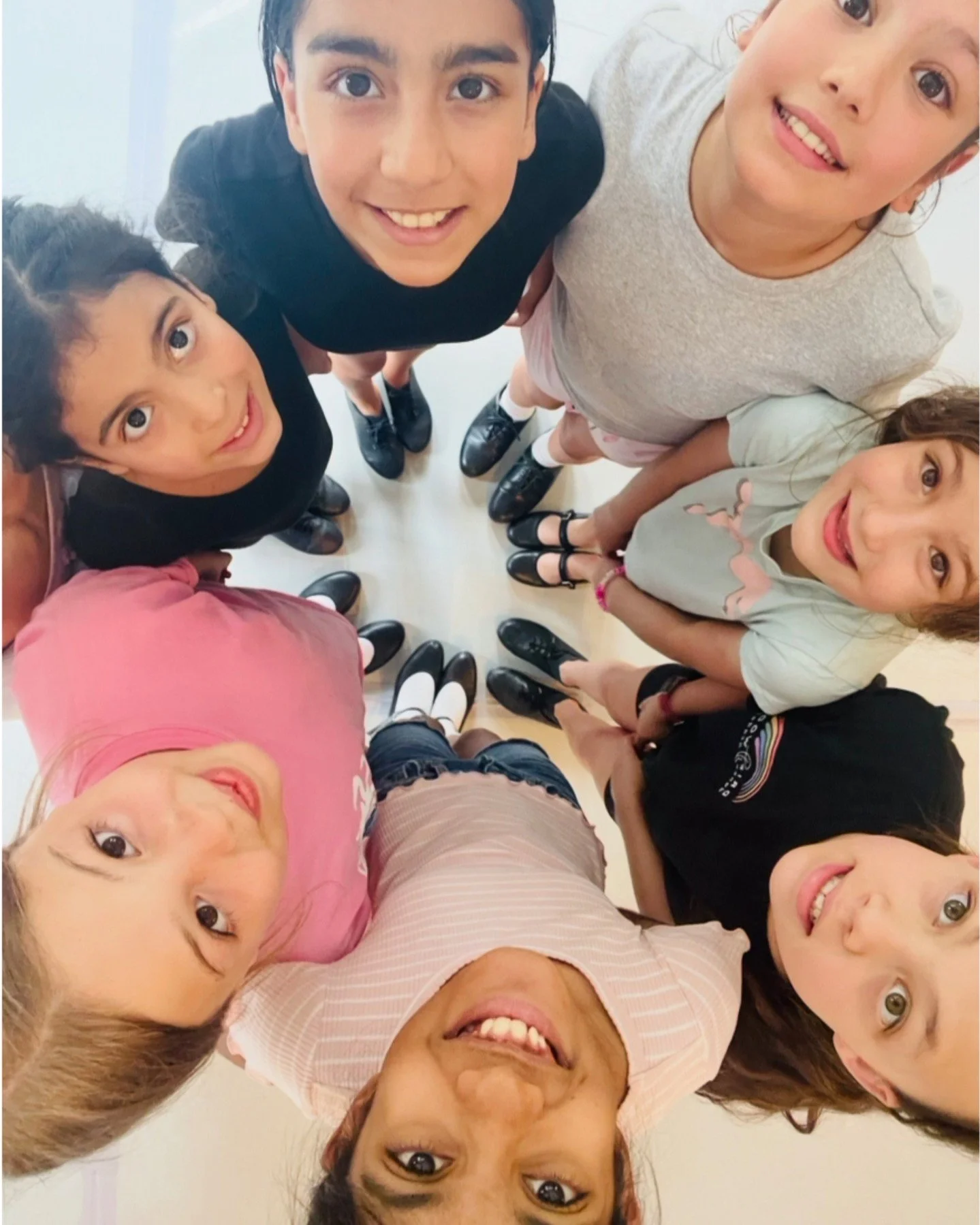👯 Bring-A-Friend Week is just around the corner! From October 17 to 23 (Friday to Thursday).

&bull; Dancers will take home an invitation to give to a friend of their choosing to join them in dance class the following week!

&bull; Most recital prog