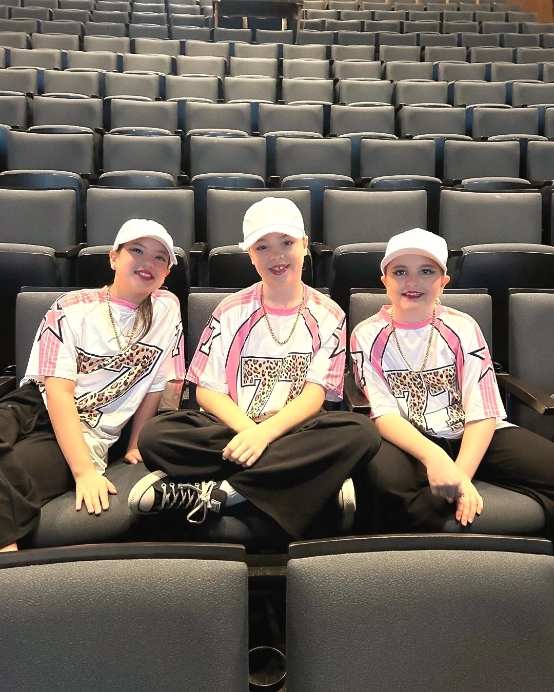 😊 Lots of special moments making us smile lately! So proud of our dancers &amp; leaders, and grateful for the community we share.

#driftwooddance #northvandance #westvandance #dancefriends #dancefamily