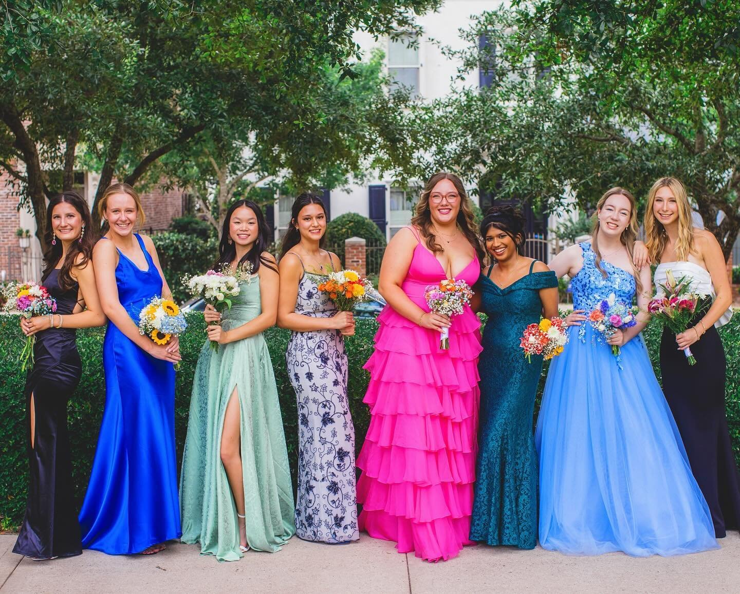 Presley went to prom!! (meaning I was on pictures and chaperone duty) All of the girls looked A-MAZ-ING and can we take a moment to appreciate Presley&rsquo;s shoes? 😍