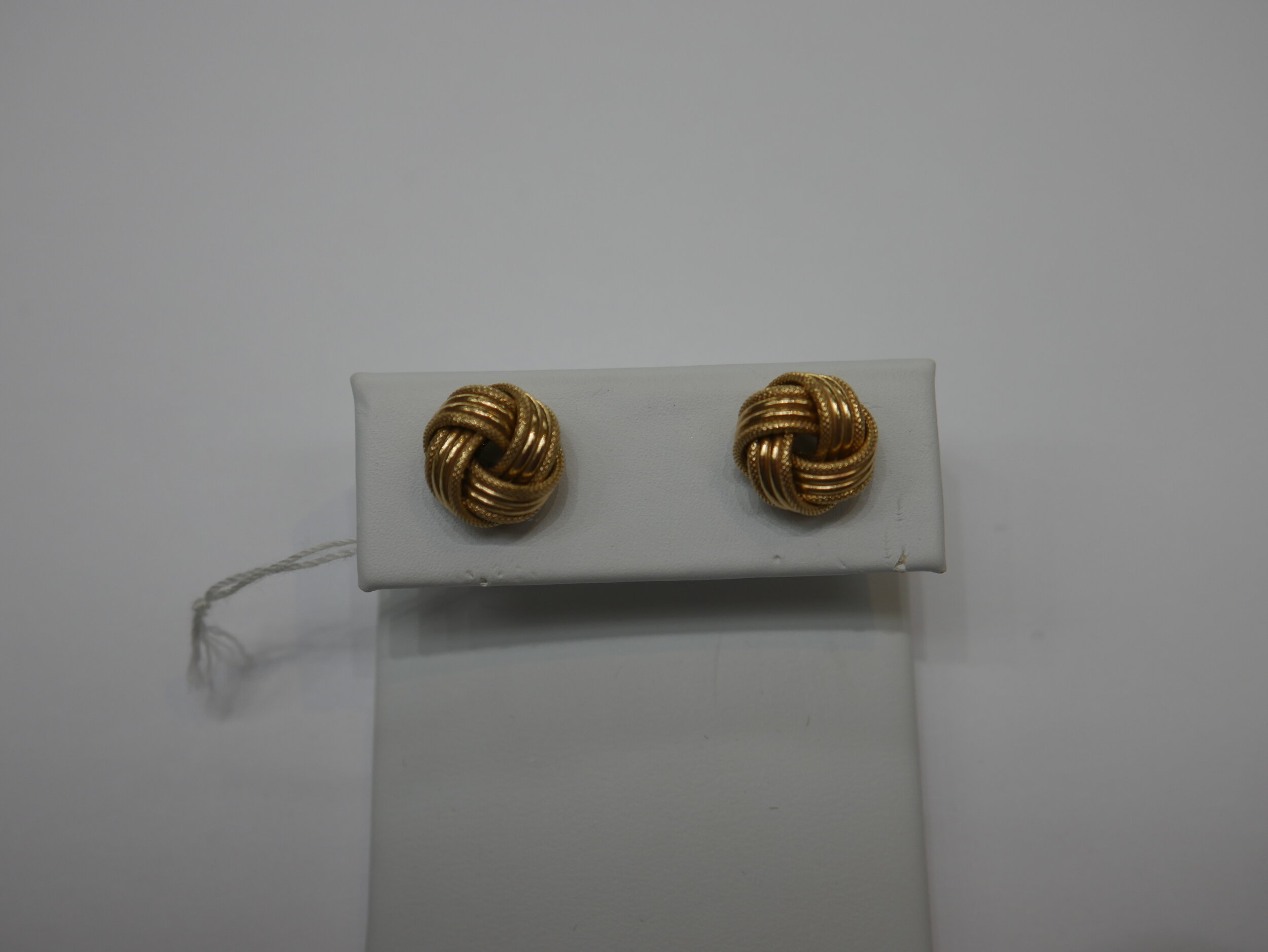 14 karat Yellow Gold Small Stud Earrings