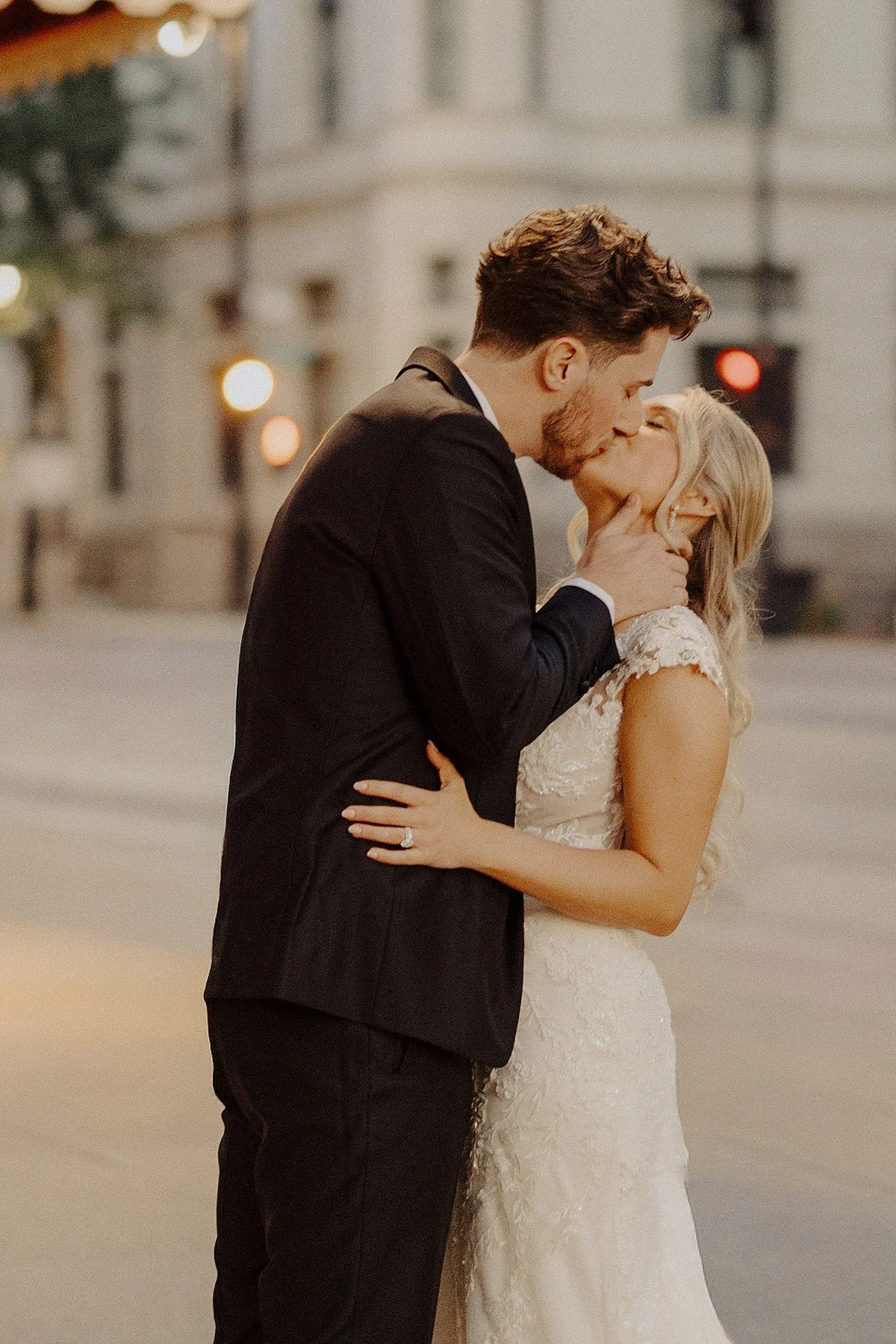 pfister-hotel-wedding-nikki-kate-photography- (5).jpg