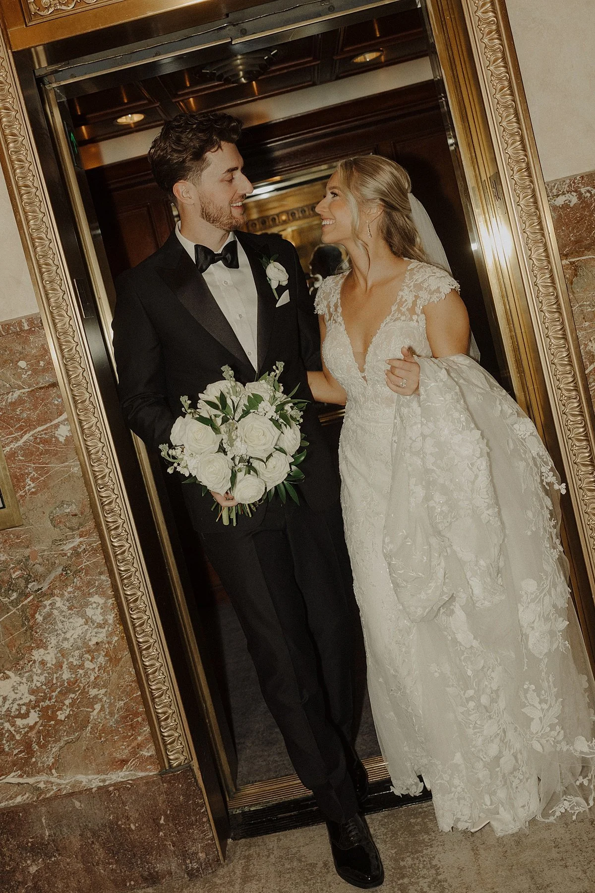 pfister-hotel-wedding-nikki-kate-photography- (59).jpg