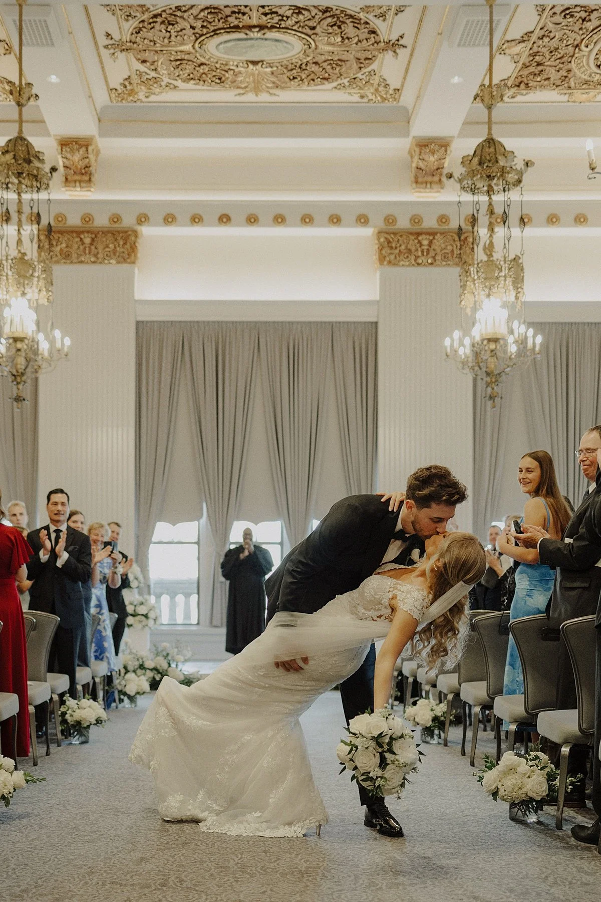 pfister-hotel-wedding-nikki-kate-photography- (46).jpg