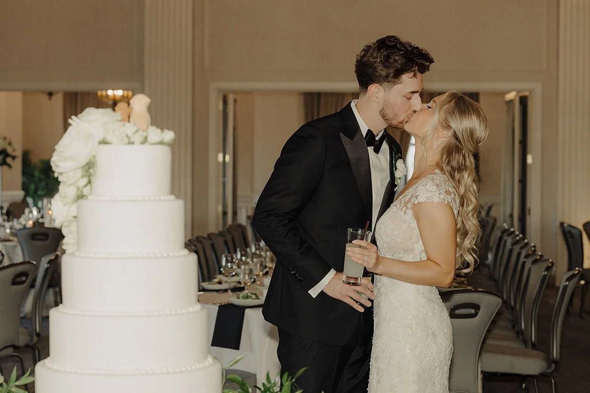 pfister-hotel-wedding-nikki-kate-photography- (27).jpg