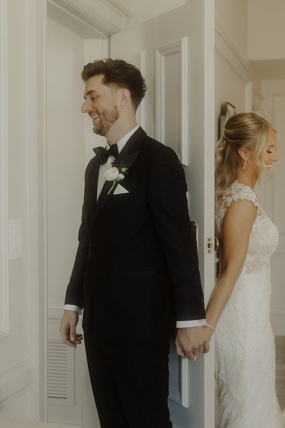 pfister-hotel-wedding-nikki-kate-photography- (12).jpg