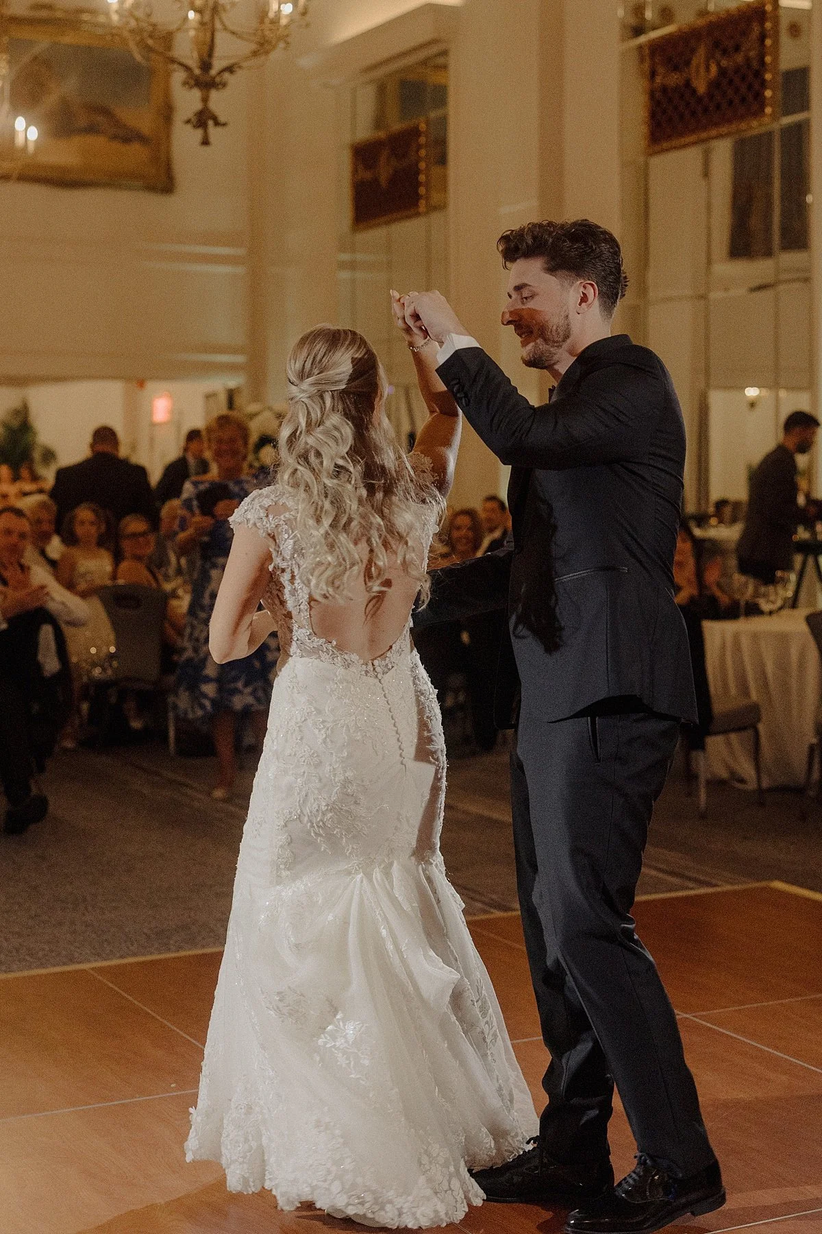 pfister-hotel-wedding-nikki-kate-photography- (32).jpg