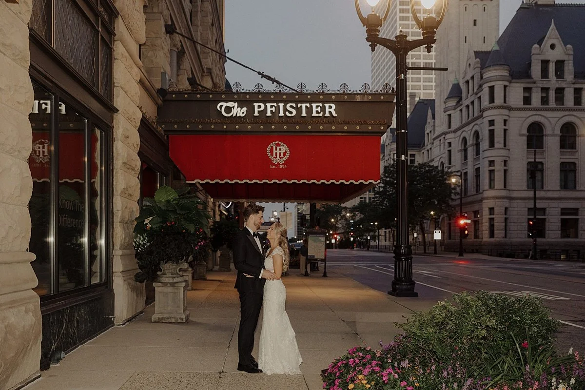 Elegant Pfister Hotel Wedding in Milwaukee