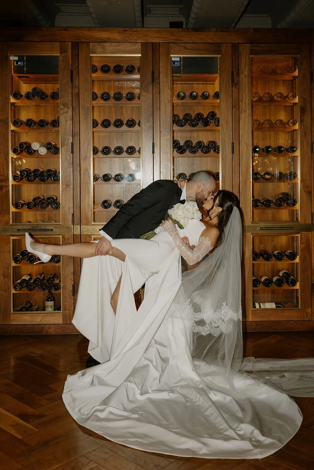 Intercontinental-Chicago-Wedding-Nikki-Kate-Photography- (50).jpg