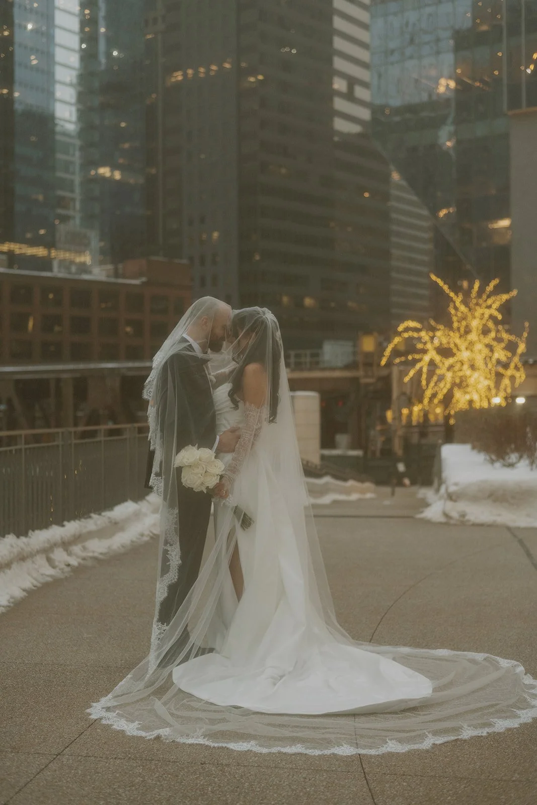 Intercontinental-Chicago-Wedding-Nikki-Kate-Photography- (68).jpg