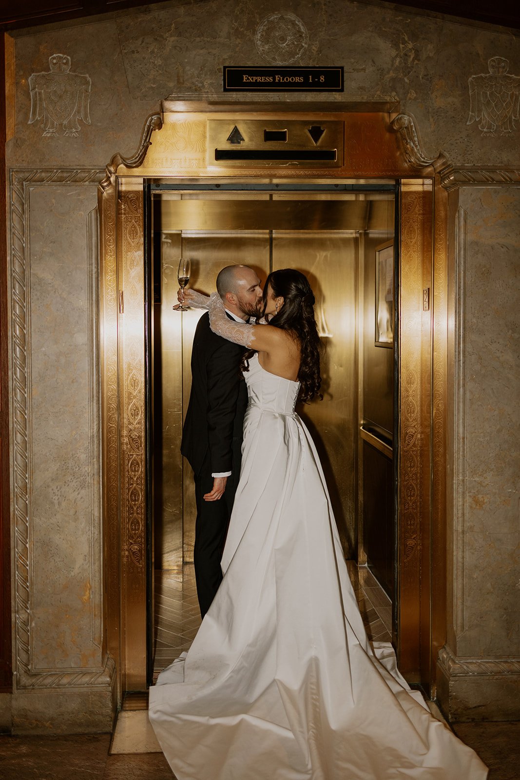 Intercontinental-Chicago-Wedding-Nikki-Kate-Photography- (25).jpg