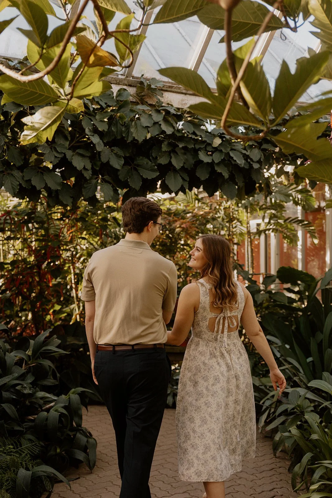 chicago-botanic-garden-engagement-photos-nikki-kate-photography- (2).jpg
